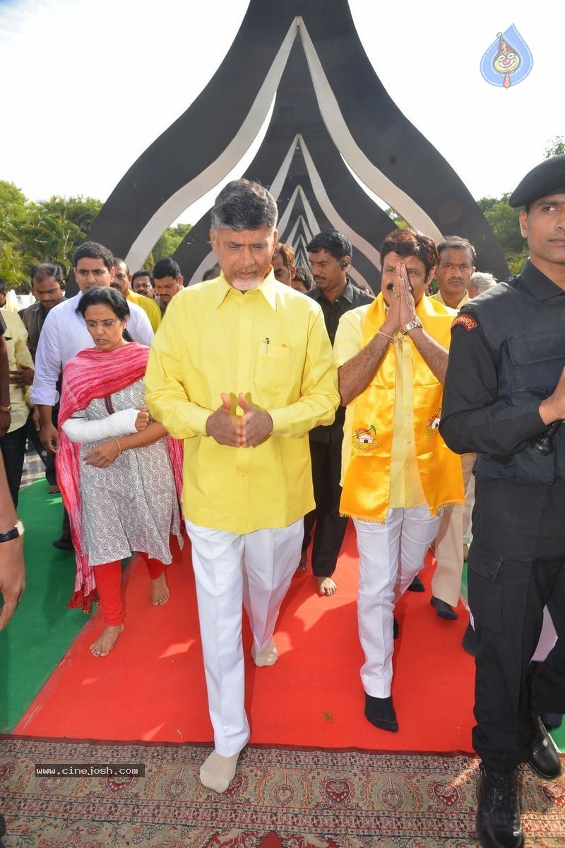 NTR Family Members at NTR Ghat - 138 / 151 photos