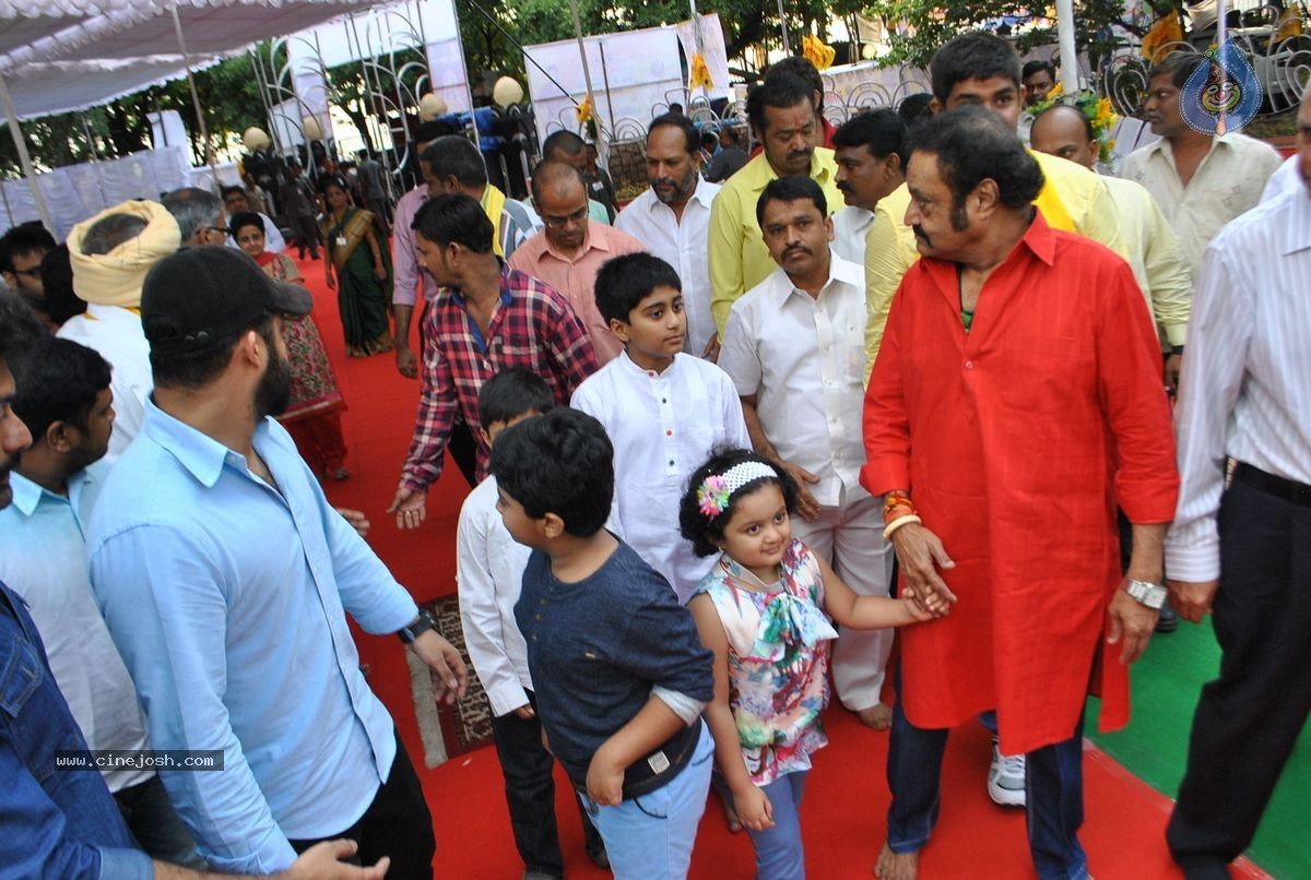 NTR Family Members at NTR Ghat - 141 / 151 photos