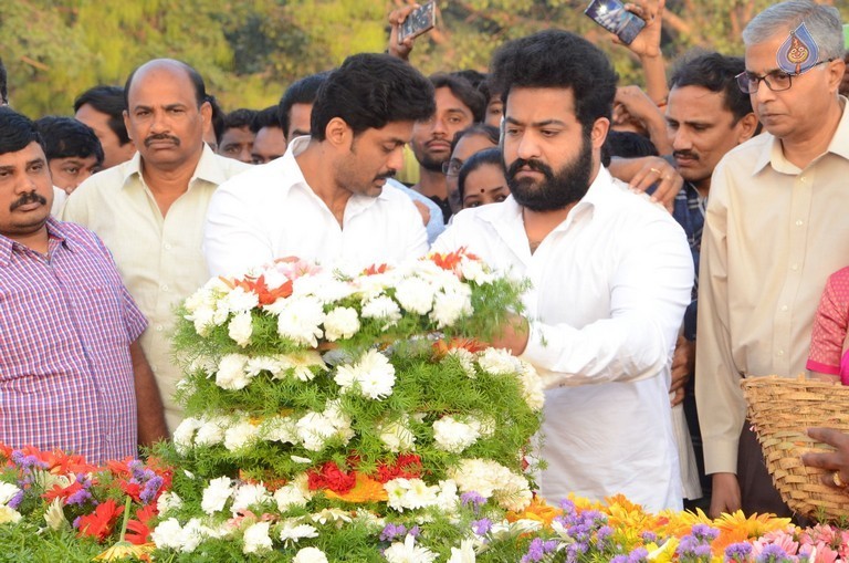 NTR Family Members at NTR Ghat Photos - 84 / 102 photos