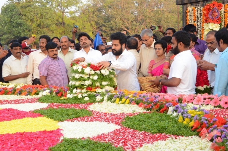 NTR Family Members at NTR Ghat Photos - 86 / 102 photos