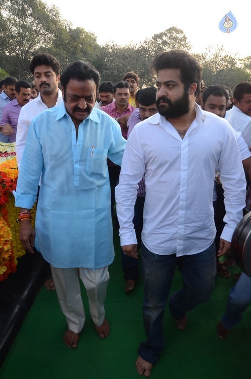 NTR Family Members at NTR Ghat Photos - 88 / 102 photos