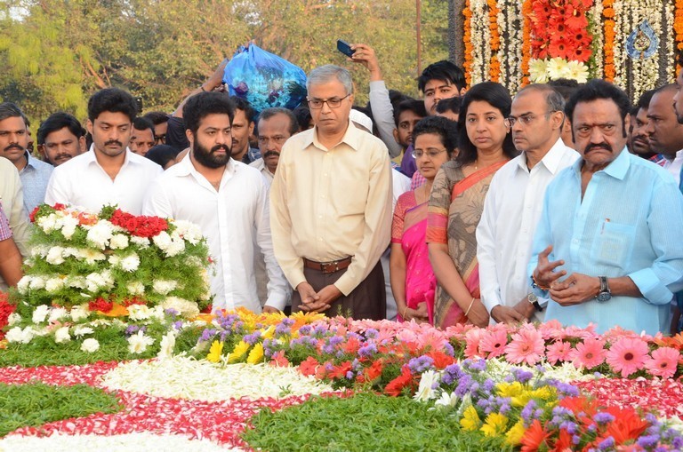 NTR Family Members at NTR Ghat Photos - 95 / 102 photos
