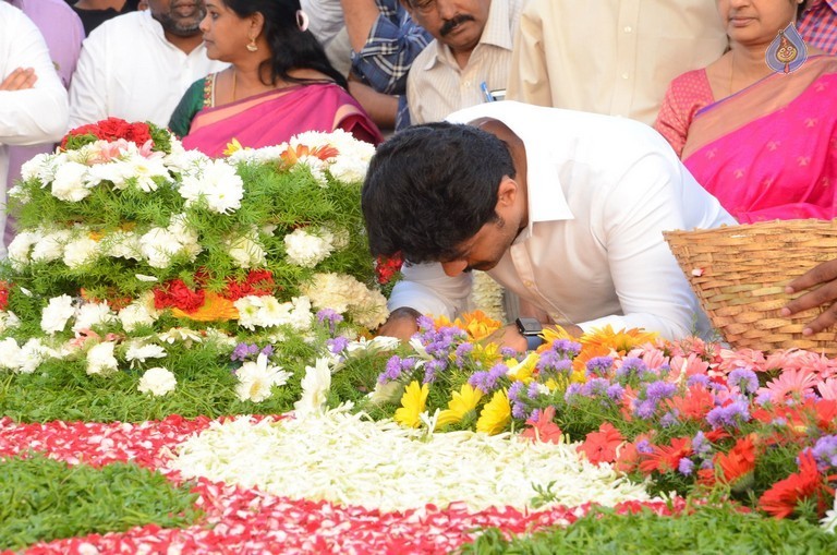NTR Family Members at NTR Ghat Photos - 98 / 102 photos