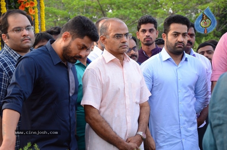 NTR Family Members Pay Tribute at NTR Ghat - 3 / 100 photos