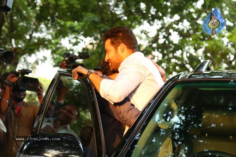 NTR Family Members Pay Tribute at NTR Ghat - 14 / 100 photos