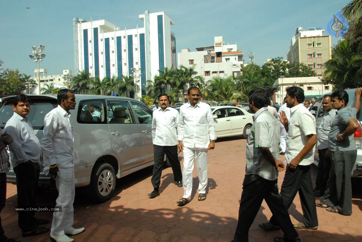 Nukarapu Suryaprakash Rao Daughter Grishma Wedding Photos - 27 / 136 photos