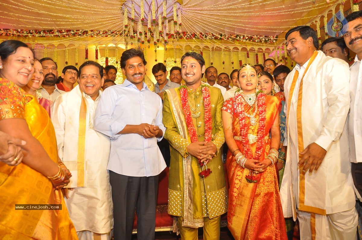 Nukarapu Suryaprakash Rao Daughter Grishma Wedding Photos - 36 / 136 photos