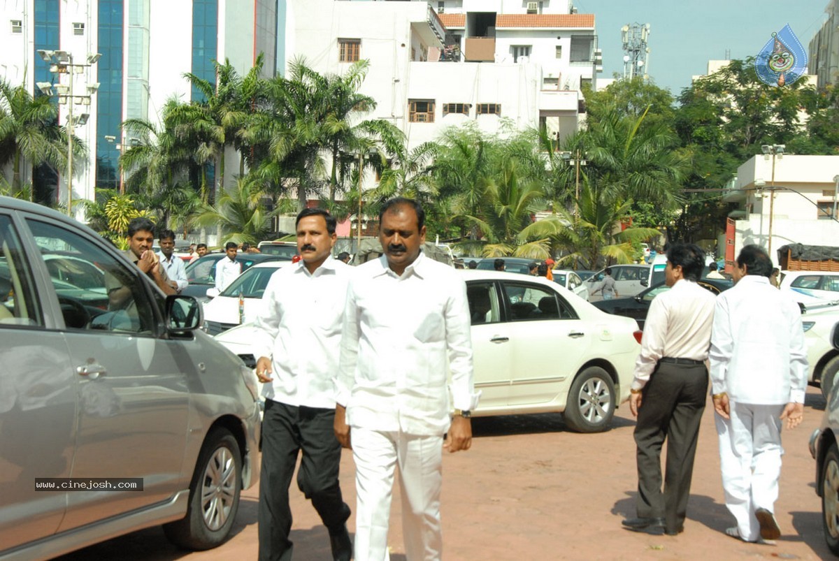 Nukarapu Suryaprakash Rao Daughter Grishma Wedding Photos - 92 / 136 photos