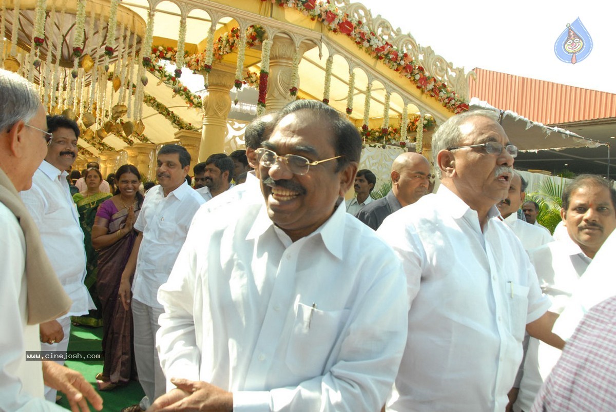 Nukarapu Suryaprakash Rao Daughter Grishma Wedding Photos - 99 / 136 photos