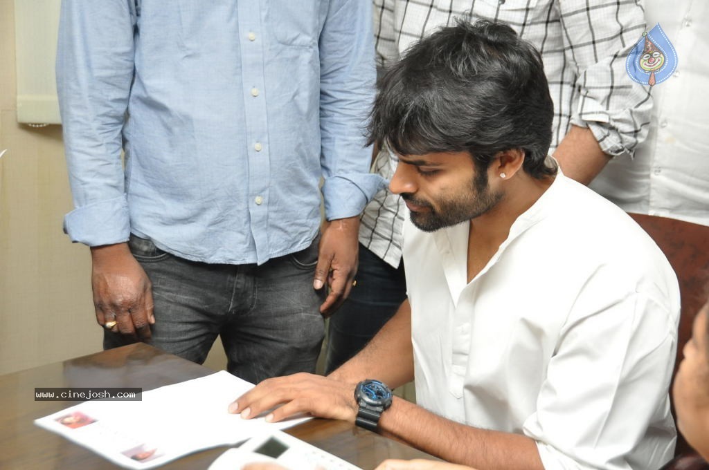 Pawan Fans Donated Stretchers To Gandhi Hospital - 52 / 66 photos