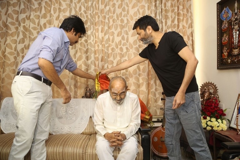 Pawan Kalyan and Trivikram Meets K Vishwanath - 53 / 77 photos