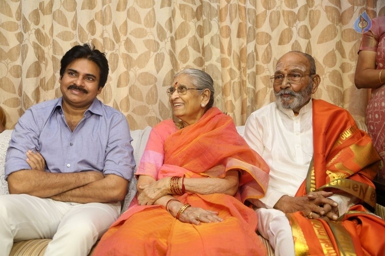 Pawan Kalyan and Trivikram Meets K Vishwanath - 59 / 77 photos