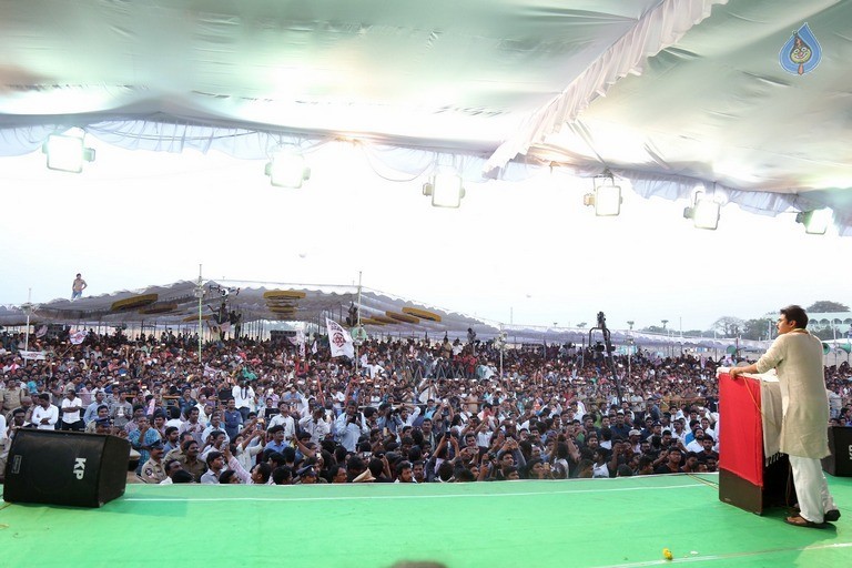 Pawan Kalyan at Cheneta Garjana - 6 / 7 photos