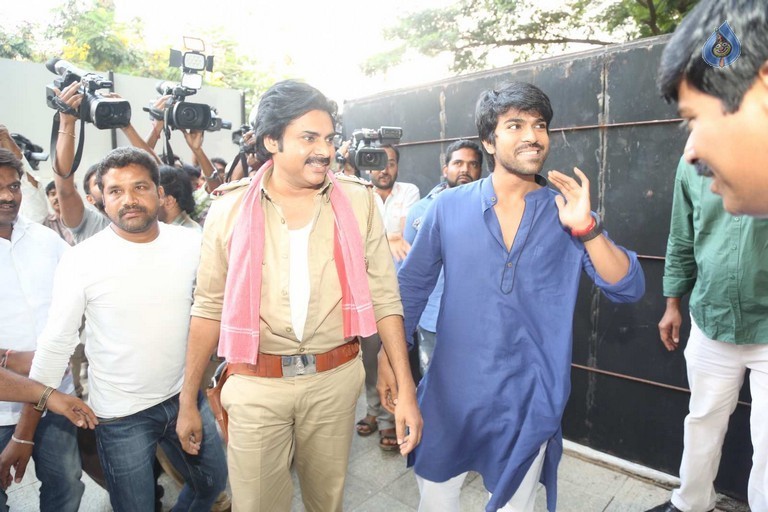 Pawan Kalyan meets Chiranjeevi - 3 / 74 photos