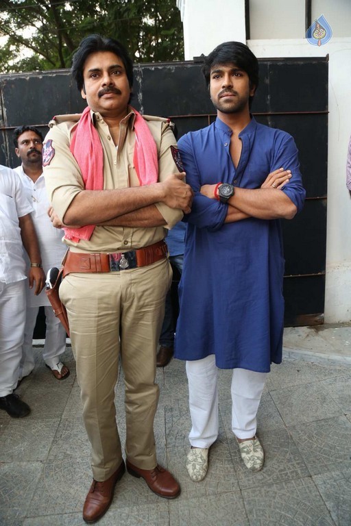 Pawan Kalyan meets Chiranjeevi - 4 / 74 photos