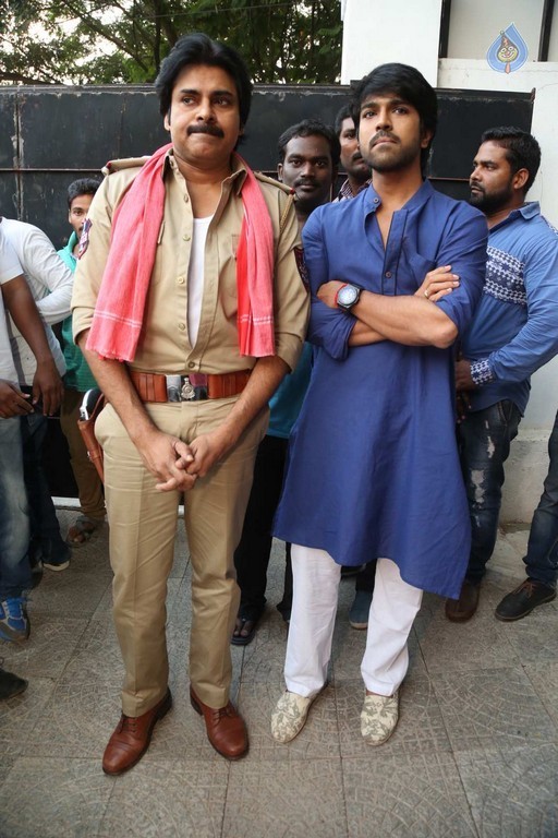 Pawan Kalyan meets Chiranjeevi - 5 / 74 photos