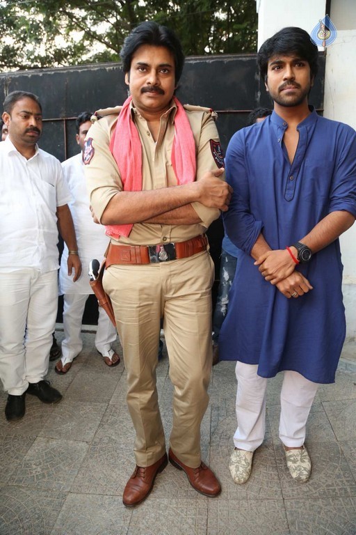 Pawan Kalyan meets Chiranjeevi - 8 / 74 photos