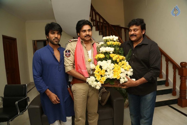 Pawan Kalyan meets Chiranjeevi - 14 / 74 photos