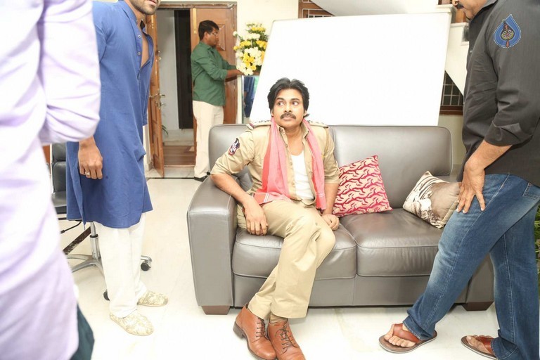Pawan Kalyan meets Chiranjeevi - 25 / 74 photos