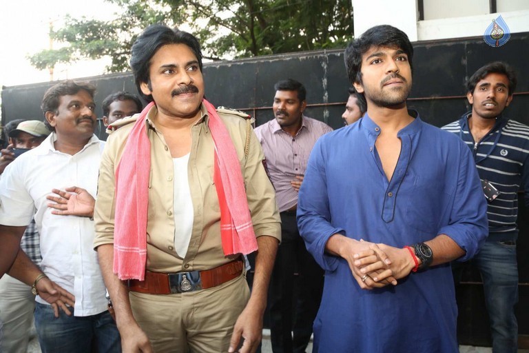 Pawan Kalyan meets Chiranjeevi - 37 / 74 photos