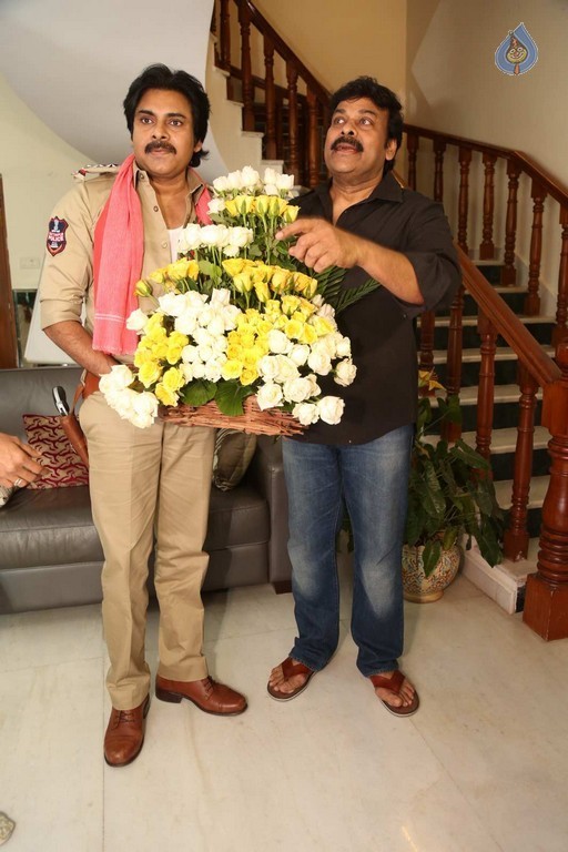 Pawan Kalyan meets Chiranjeevi - 40 / 74 photos
