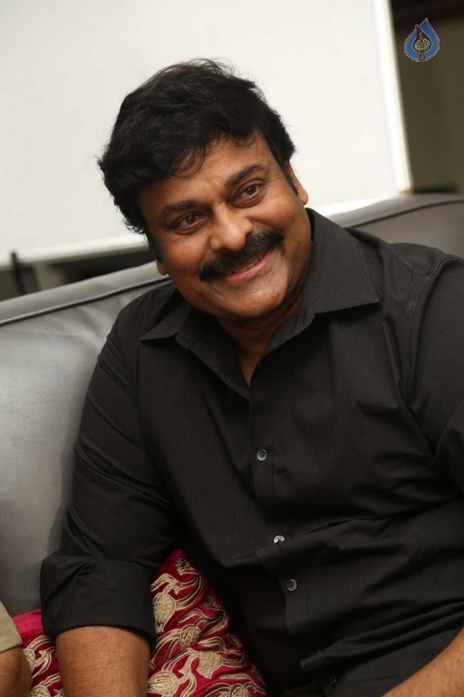 Pawan Kalyan meets Chiranjeevi - 45 / 74 photos