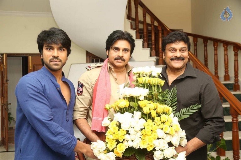 Pawan Kalyan meets Chiranjeevi - 47 / 74 photos
