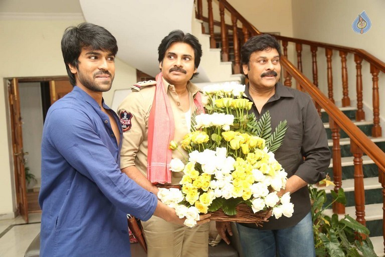 Pawan Kalyan meets Chiranjeevi - 52 / 74 photos