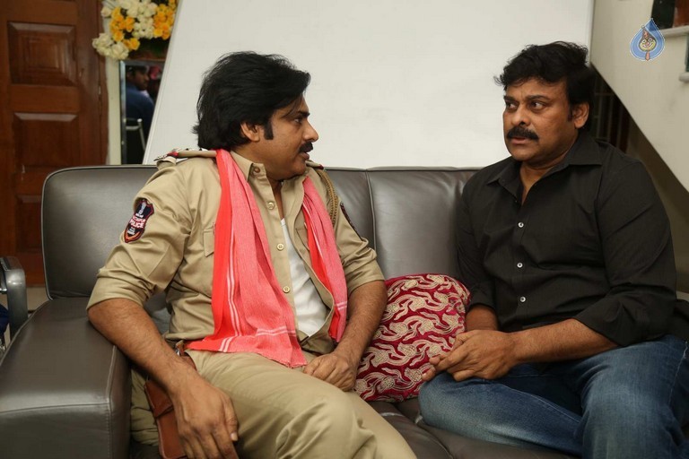 Pawan Kalyan meets Chiranjeevi - 73 / 74 photos