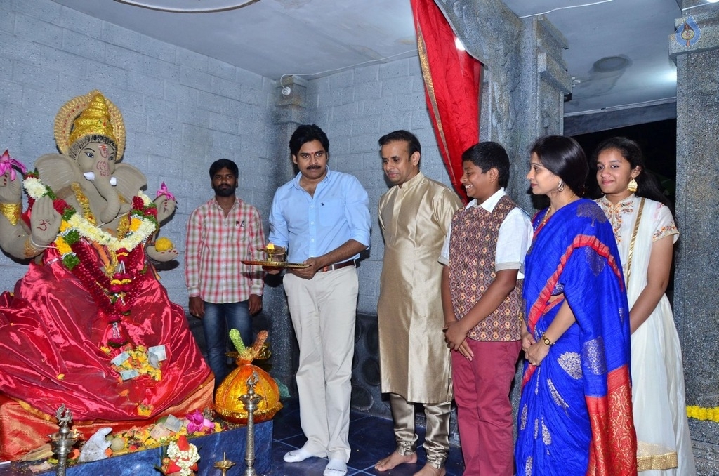 Pawan Kalyan Visits Andhra Prabha Ganapathi Pooja Photos - 18 / 41 photos