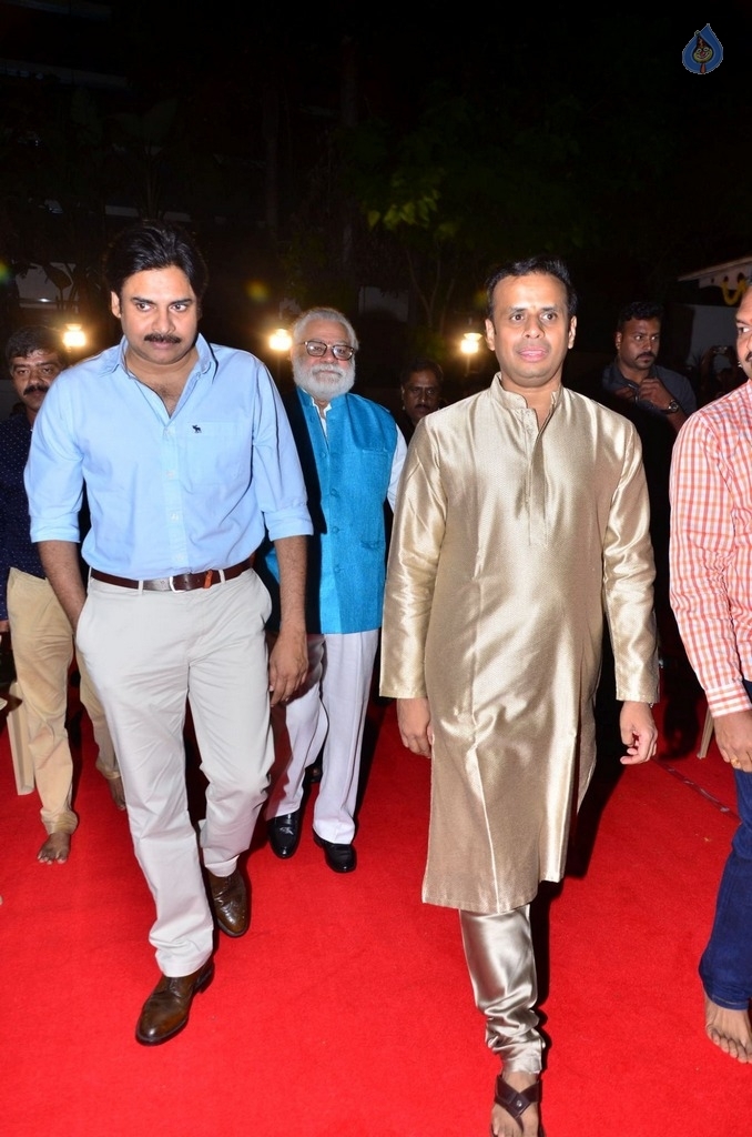 Pawan Kalyan Visits Andhra Prabha Ganapathi Pooja Photos - 21 / 41 photos