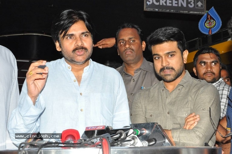 Pawan Kalyan Watches Rangasthalam Movie - 21 / 42 photos