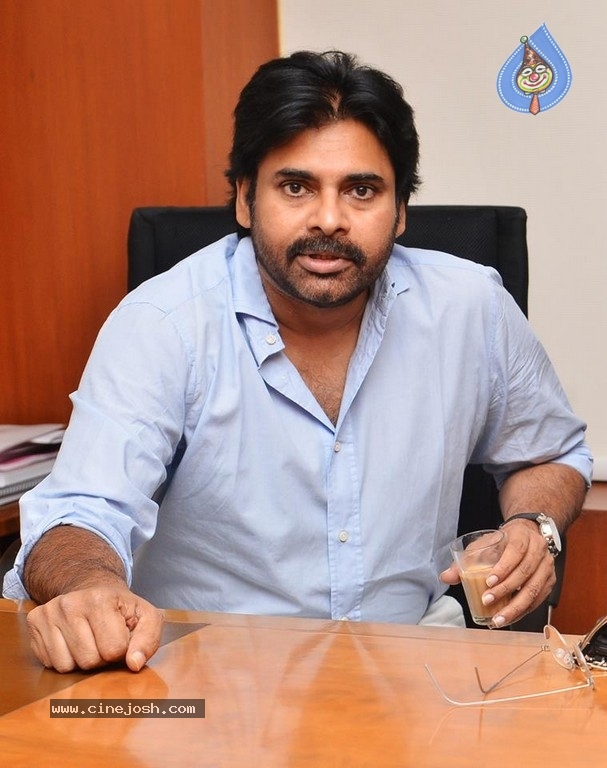 Pawan Kalyans Mom Donates for Janasena - 8 / 21 photos