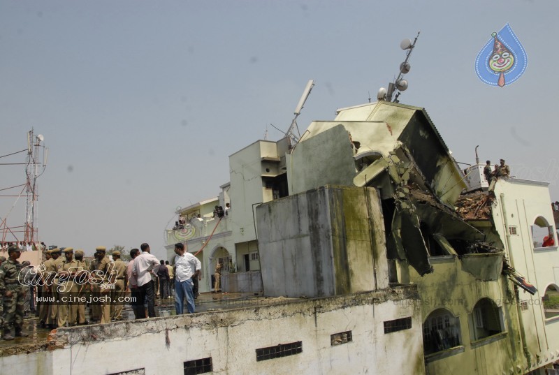Plane Crash in Hyderabad Air Show - 24 / 47 photos