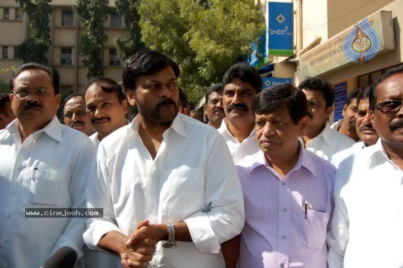 Political Leaders Meets Babu In NIMS - 4 / 39 photos