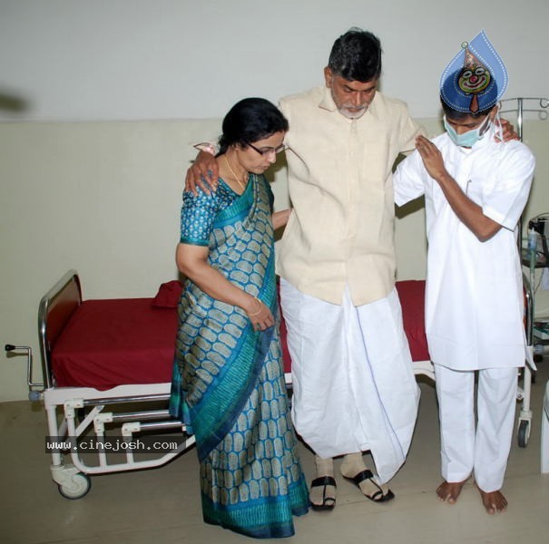 Political Leaders Meets Babu In NIMS - 14 / 39 photos