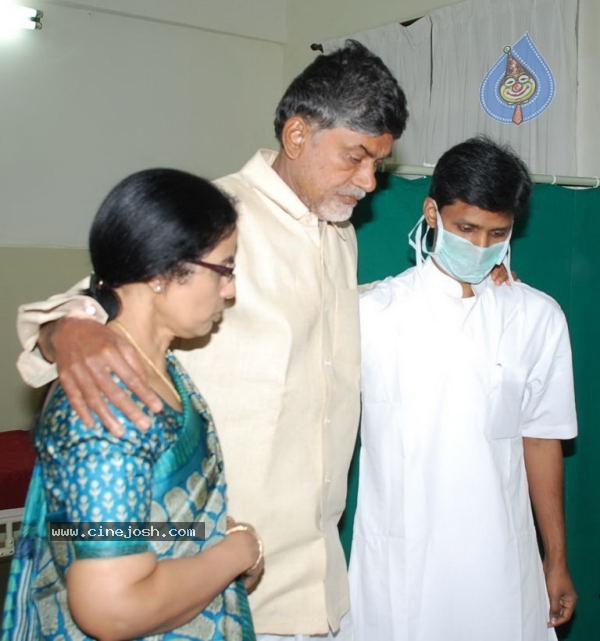 Political Leaders Meets Babu In NIMS - 16 / 39 photos