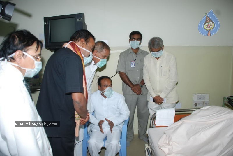 Political Leaders Meets Babu In NIMS - 36 / 39 photos