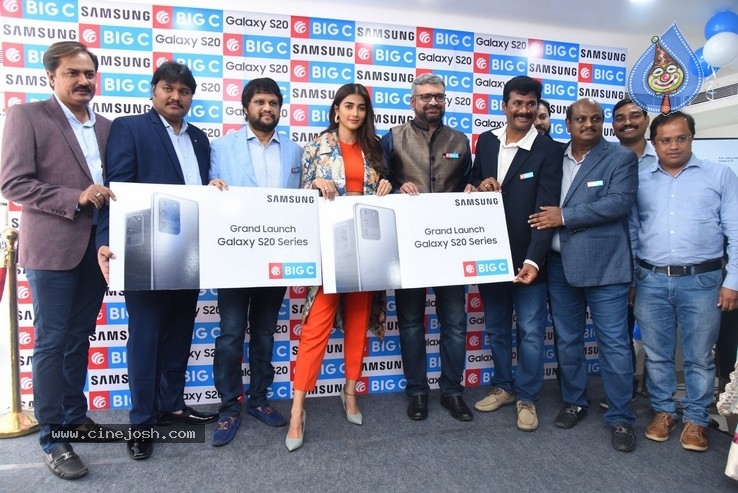 Pooja Hegde Launches Samsung Galaxy S20 - 16 / 50 photos