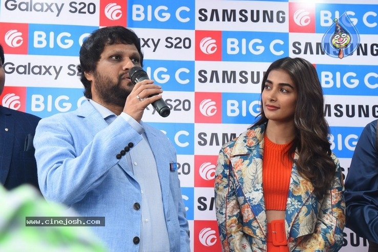 Pooja Hegde Launches Samsung Galaxy S20 - 17 / 50 photos