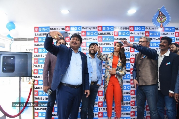 Pooja Hegde Launches Samsung Galaxy S20 - 21 / 50 photos