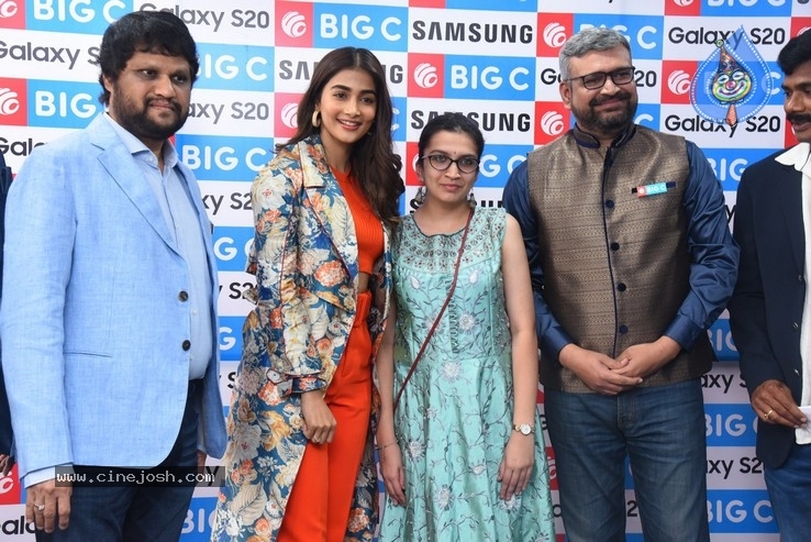 Pooja Hegde Launches Samsung Galaxy S20 - 22 / 50 photos