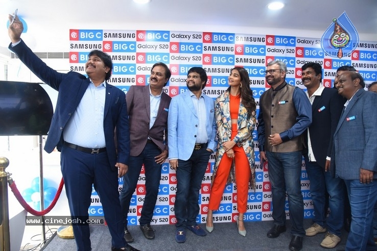 Pooja Hegde Launches Samsung Galaxy S20 - 32 / 50 photos