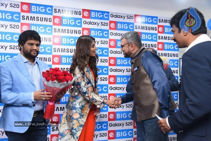 Pooja Hegde Launches Samsung Galaxy S20 - 43 / 50 photos