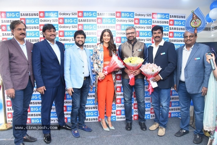 Pooja Hegde Launches Samsung Galaxy S20 - 50 / 50 photos