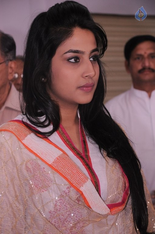Pooja Sankeerthanalu Album Launch - 33 / 100 photos