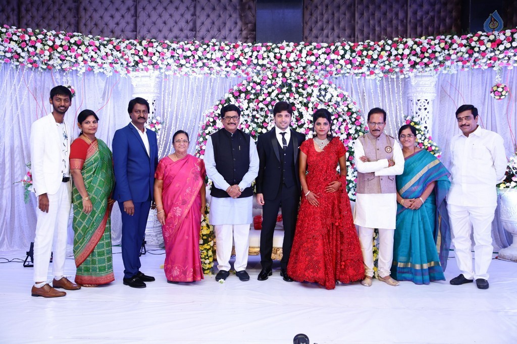 Prabhu Teju and Varsha Wedding Reception Photos - 22 / 58 photos