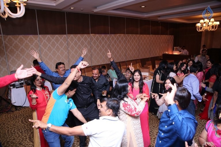 Pradeep and Radha Wedding Anniversary - 28 / 105 photos