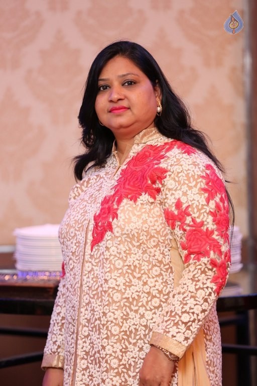 Pradeep and Radha Wedding Anniversary - 57 / 105 photos