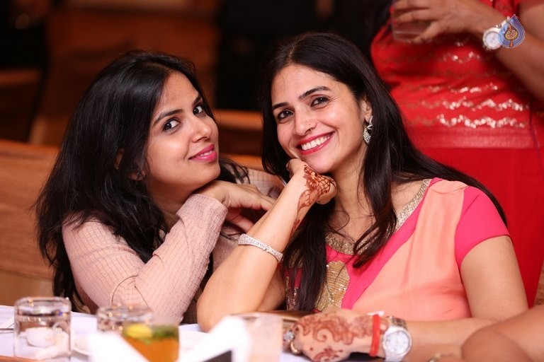 Pradeep and Radha Wedding Anniversary - 65 / 105 photos